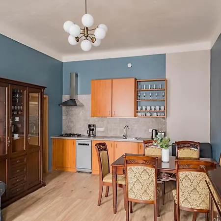 Vinohrady 2bdr Apartment *
